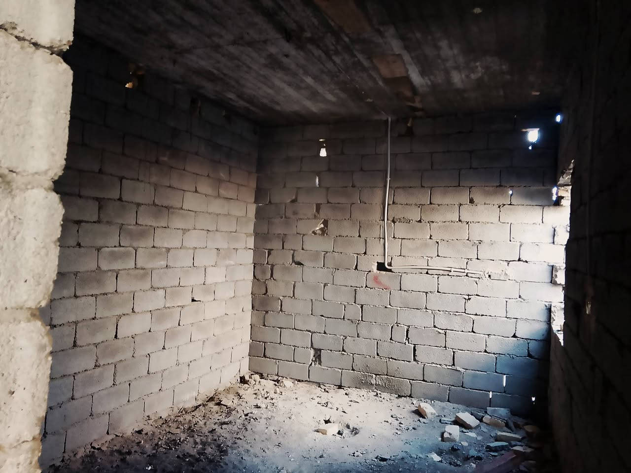 سلام عليكم دار هيكل البيع مساحه المساحه 400بناء 200 خلف جدد جامعه ذي قار اسعر 48وبي مجال *********** بيهن وصل
