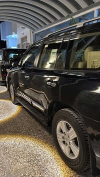 لاندكروز 2015 vx.r سياره نضيفه وكفاله عامه من كلشي مكينه 8 سلندر ماشيه...