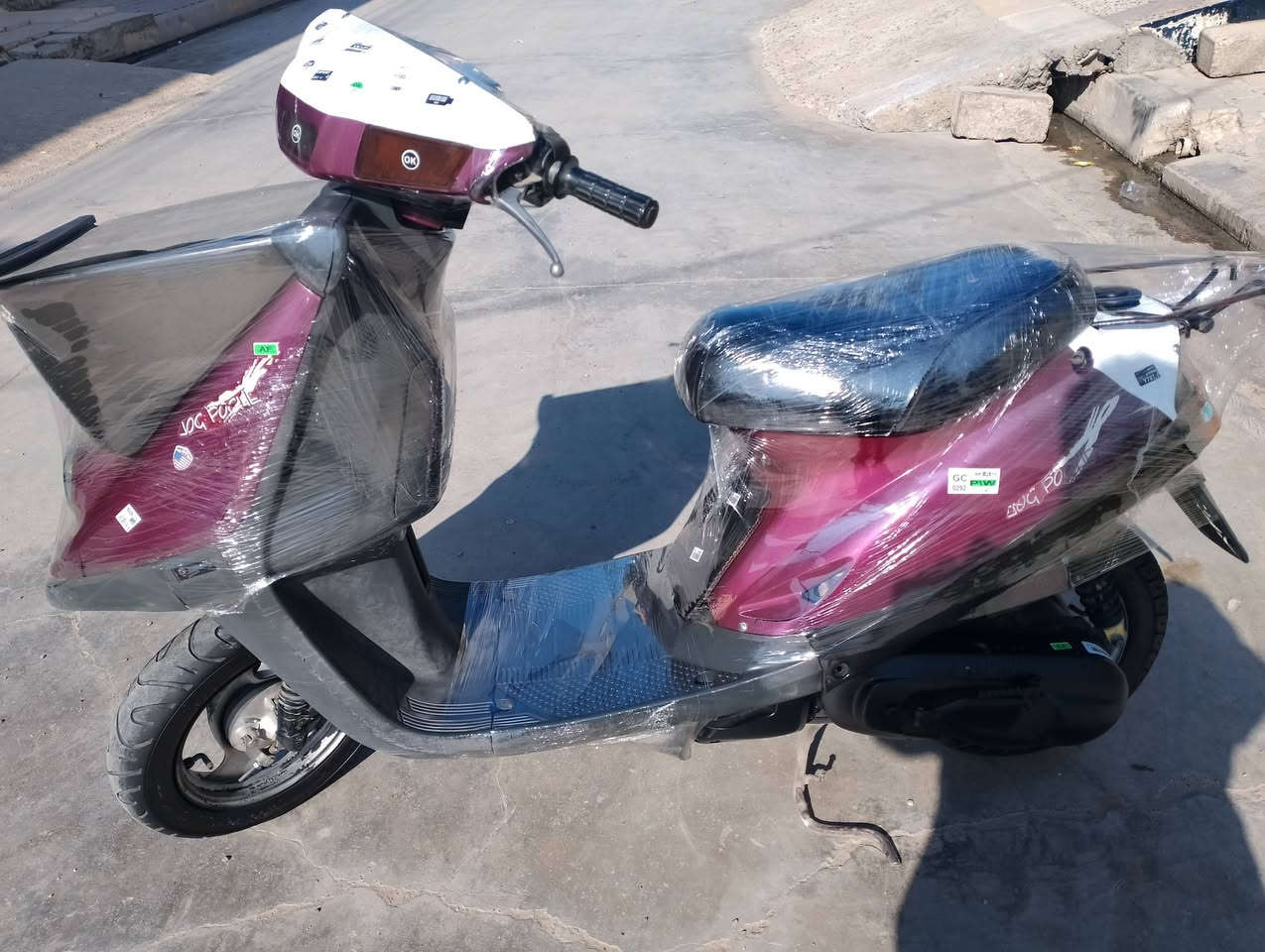 سلام عليكم يماهة نكره سلف كهربايت كله شغاله لايت زينون اشاير هورن كفراته نضيفه شاصي  بل شرط اكسل بلشرط صواته ناعم باتري جديد سعر 230 اوبيه مجال ***********
