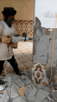 السلام عليكم كادر عمال تصعيد كافة مواد البناء على الضهر رمل طابوك تصعيد سيراميك اشتايكر كاشي فرمستون تكشير حيطان تفليش صب ابيوت تدخيل سبيس وحدل نقل اثاث البيت تصعيد اتراب السطح وحدل تشميع بتلو مساوه تطليع أنقاض قلع تراب قلع كاشي نعمل بنسب لأسعار نعمل ليلاً ونهاراً شرط شغل درجه اولى خابرني وبخدمتك ***********
