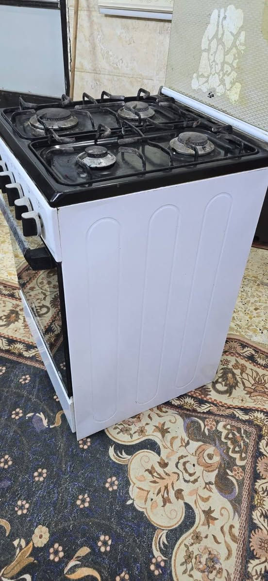 طباخ نضيف وكله شغال السعر ٥٠ قفل قفل مكان مدينه الصدر ***********
