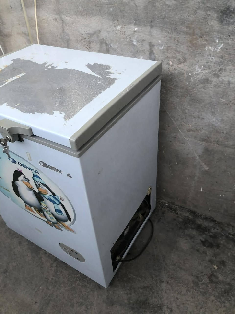 اسلام عليكم مجمده حجم صغير مستعمل مداخله تصليح كلش نضيفه سعر 80 مكان مسيب حي المعلمين  الدوب الاستفسار تصال برقم ***********
