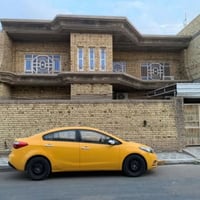 دار للبيع • ٣٠٠م • طابقين