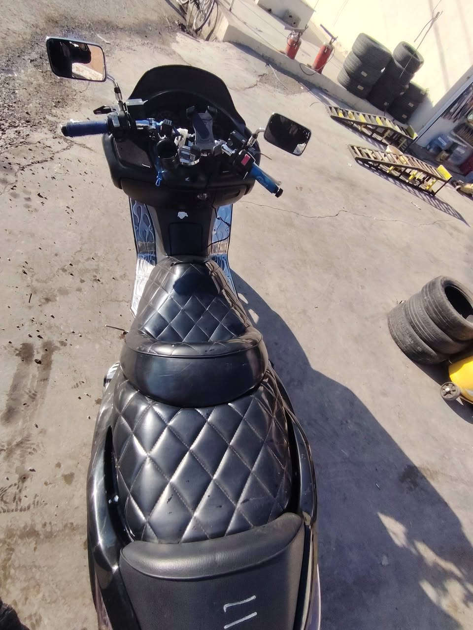 للبيع دراجة فورزا 09 هوندا محرك كبس بي كير 7 وبي تموماتيك الهيكل كلو تمام سعر 1100$ وبي مجال ***********
