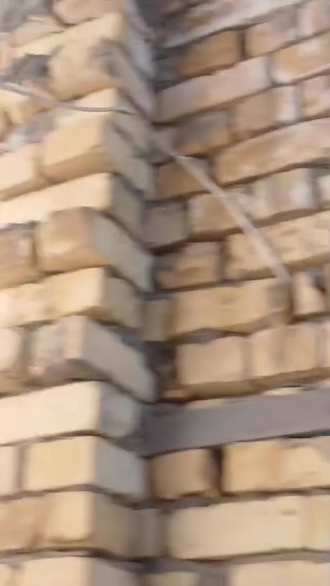 السلام عليكم 
بسم الله الرحمن الرحيم 
(ٱللَّهُ يَبۡسُطُ ٱلرِّزۡقَ لِمَن يَشَآءُ مِنۡ عِبَادِهِۦ وَيَقۡدِرُ لَهُۥٓۚ إِنَّ ٱللَّهَ بِكُلِّ شَيۡءٍ عَلِيمٞ)
🟥 بيت للبيع مقابل بانزين خانة عبدالحسن حي الكوفة مساحة 220 تكرد تسويه بيتين او بيت بيت كامل وبيت عوزلة لباخ وبياض  كهرباء بالباب اربع خطوط الماي بالباب مدرسة الورود الابتدائية تصير بظهرة وجاي يبنون مدرسة ثانية  ونت الضوئي هم موجود  بناء طابوك   

♦️  سعرة 70 وبي مجال 
رقم صاحب الدار ***********
