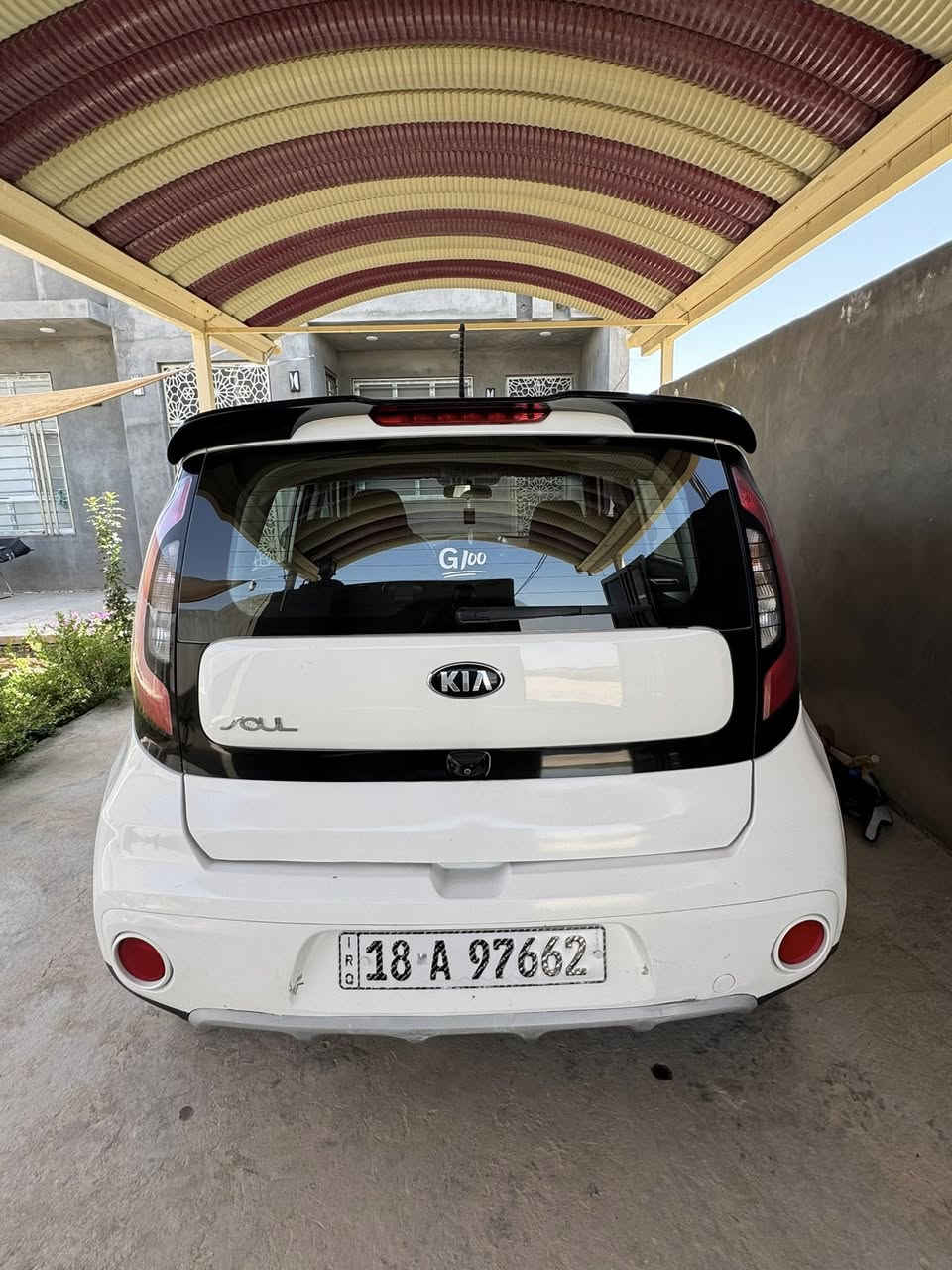 للبيع: كيا صول 2019 (Kia Soul) - مواصفات أمريكية بحالة ممتازة 🚗 تصليح درجة أولى وجاهزة للاستخدام فوراً ،ماكو اي نقص تفيد الجناي فول حدادية ،تخم تاير 

 المحرك :2000/gdi  غير مفتوح بلادي  
 اللون : ابيض 
 اللون الداخلي: [ مخمل اسود ]دواخل نظيفة جداً جداً

✨ المواصفات والأنظمة الأمريكية المميزة:
 شاشة ديسبريت ذكية تدعم Apple و Android Auto 

 تحكم ستيرن متكامل (حاكية، بلوتوث، تحكم بالمسجل).
 مثبت سرعة (كروز كنترول).

 أنظمة أمان متطورة (نظام مانع الانزلاق ،Abs وتثبيت حركة السيارة في المنحدرات) السياره ويل كب مع سبايدر شركة 
 تبريد وتدفئة ممتازة (شرط الثلج).

🛠️ تفاصيل الحادث والضرر 
 مكان الحادث: [في أمريكا: جاملغ أمامي وبنيد تبديل  وشبر من الباب (الباب مرشوشه )بدون أي تأثير على الشاصي أو اللغد. حادث العراق باب الجنطه بارد ورش 
قماره شواصي باقي الامور كفاله 
 الإيرباغات: سليمة بالكامل  
سونارها جوه بالصور 
 المحرك، الكير، التبريد، والتحويل بشرط الفحص (شغل واطلع).السيارة ب اسمي ورقم انكليزي بابل 

💵 السعر المطلوب  ١٢٧ ورقة  ]وقابل للتفاوض البسيط 
📞 للتواصل والاستفسار:
 رقم الهاتف:  ***********  واتساب او اتصال بالخدمة 

 مكان التواجد بابل /كفل
