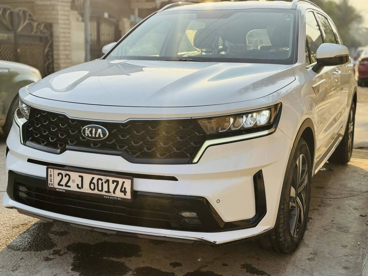 سلام عليكم سورنتو 2021 خليجي مكفولة 
السيارة على ايدي نايلون شركةبعدة بيها  كير مكينة على وضع الشركة بلاديات فول عدة البنرامة وهواي صارف عليها كماليات من ارضيات  وتغليف داخل نايلون حراري  ولصندوك 
🔹مواصفات 
🔹مري شفط +عند اقفال اوتو 
🔹اوتو لايت زينون 
🔹بصمة 
🔹ترحيب عند اقتراب 
🔹تشغيل عن بعد 
🔹مري شفط 
🔹داخل لونين 
🔹جلد بلادي 
🔹7راكب 
🔹كشنات كهربائي قلاب 
🔹تبريد بيانو شاشة 3قطع مركزي 
🔹اشاير بل مري 
🔹شاحن واير ليس 
🔹منافذ طاقة خلفية امامية 
🔹أنار محيطية مخفية 7 الوان 
🔹لايت زنون +كشافات 
🔹اوتو لايت 
🔹نضام نزول وصعود منحدرات 
🔹مود درايف 
🔹شاشة كار بلي +كامرة دوارة 
🔹حساسات خلفي +امامية
🔹مثبت سرعة 
🔹5 ويل كب
سيارة مكفولة من الصبغ وضربة بيها طخة بل باب على وضعها منزل صورتها مكاني حي جهاد اربع شوارع بيع 257 بيع او مراوس حسب رغبة 
***********
