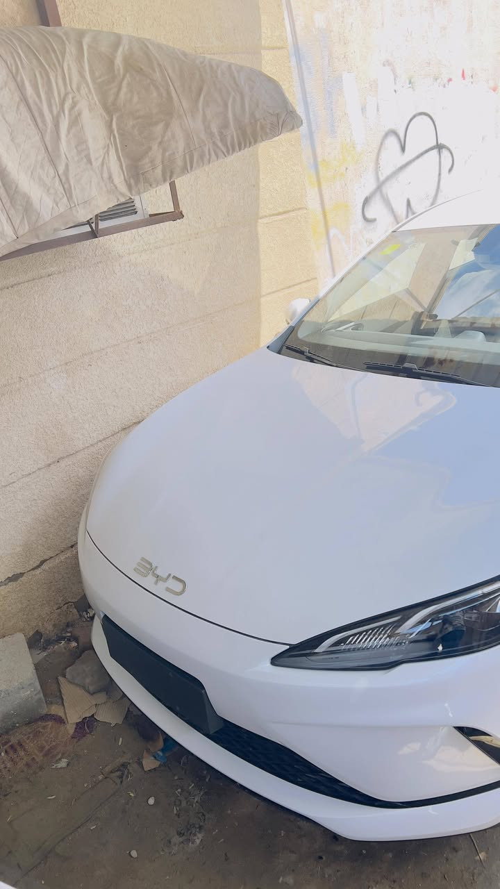 السلام عليكم بي وايدي موديل 2025 ترقم حره بسم المشتري زيرو صفر كيلو متر  السعر 118 قفل لاستفسار ***********
