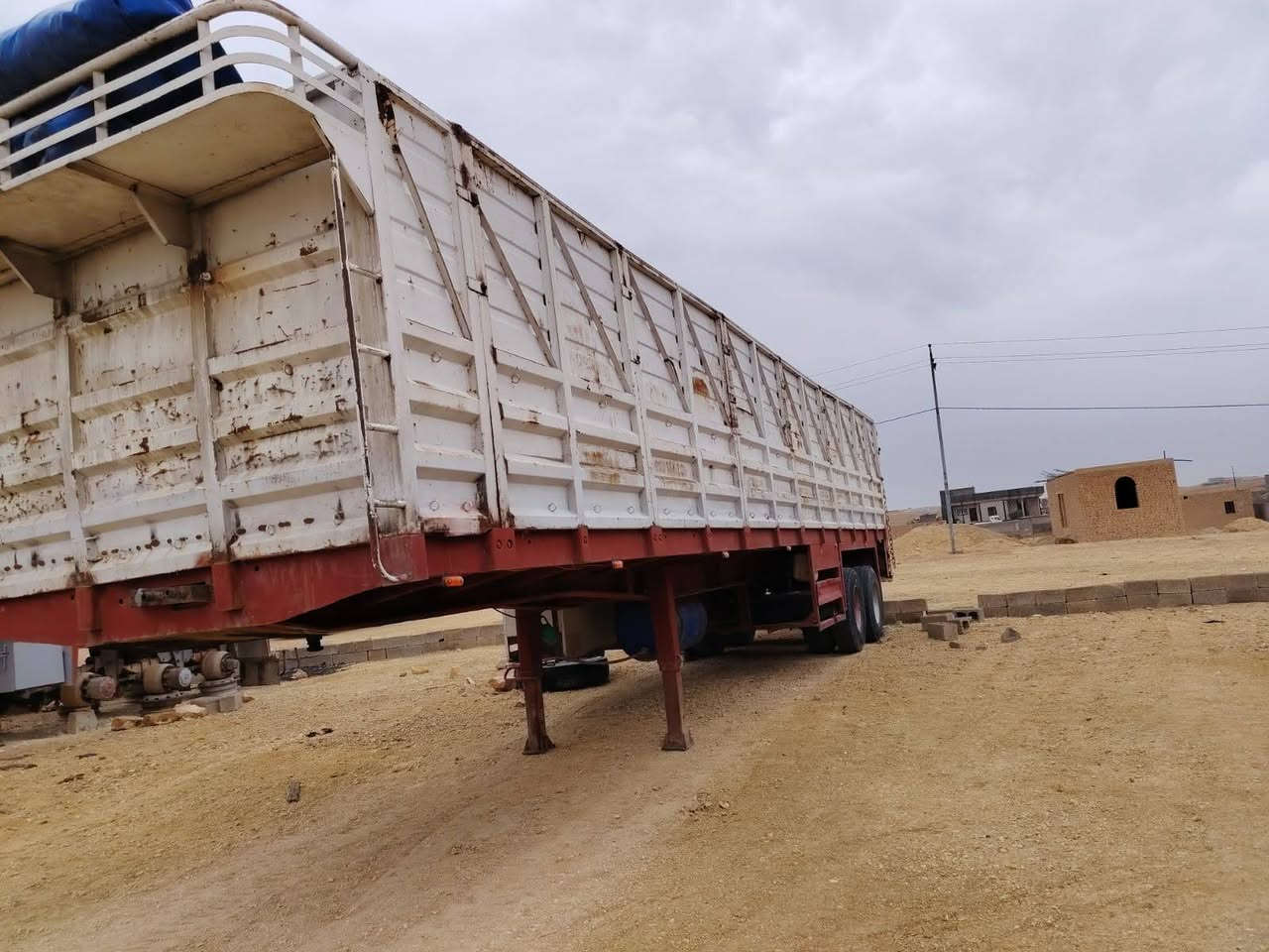 سلام عليكم عربانه للبيع طول 12وربع بدون ويل وتاير مكانه القائم.. ***********
