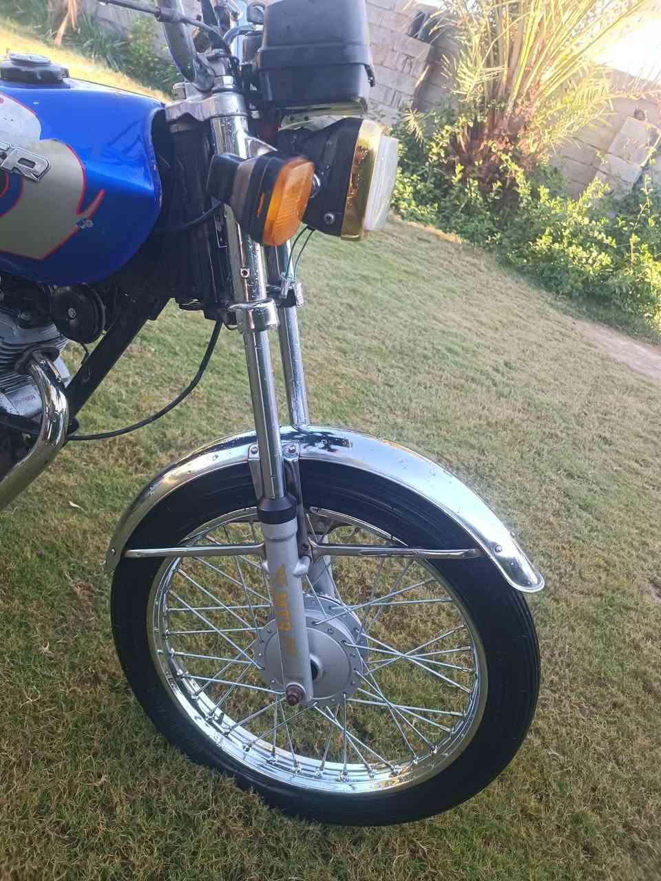 #متاح 4 كير. اوراق موديل 2021. محرك يخبل.  دبلات شغاله.  كهربائيات شغاله. اشاير ال 4 لايت بك لايت دشبول كله شغال نشره جوه التانكي  ووياله وتايرات جدد. الدراجه جاهزه نص هندر واطلع. السعر 400 وبيها مجال للشراي ***********
***********
