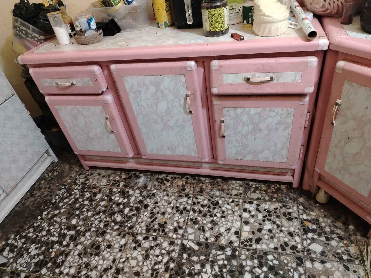 غراض مستعمله للبيع
وعندي بعد غير هذني
كنتور تركي مستعمل اربع باب بس تعبان
وجربايه ام النفر
ومروحه شحن ومروحه جداريه وماطور ماي وجزامه وتانكي ماي ابو ٥٠٠ لتر
قيم الغراض بما يرضي الله واخذ
اذا كلهن شلع ٥٠٠ وبيهن مجال بسيط للتواصل على الرقم ***********
