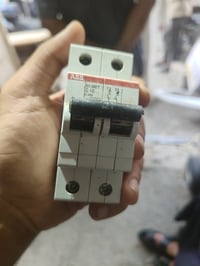 تتوفر قواطع للبيع سعر القاطع 4 الف شرط العمل للتواصل 07838362360