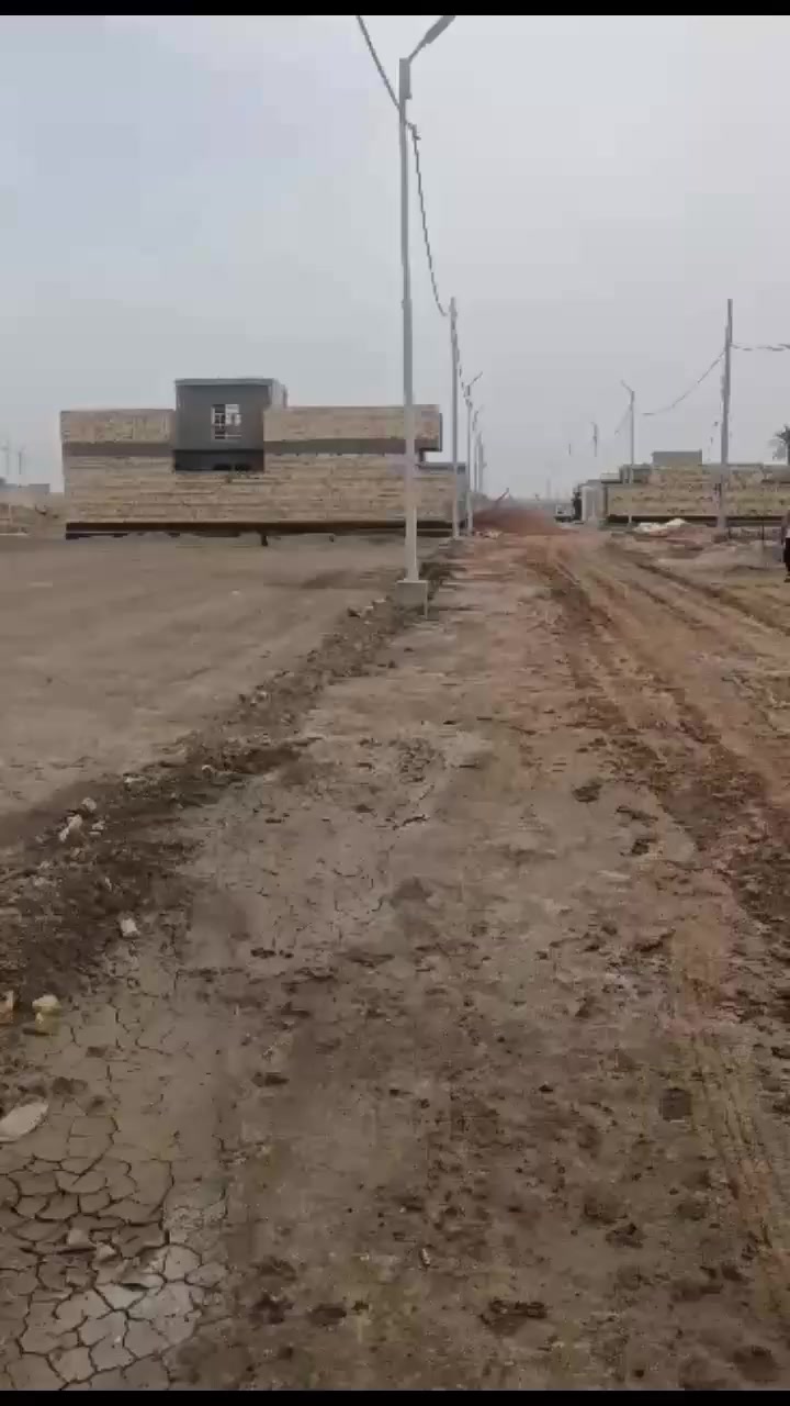 هيكل للبيع بمجمع الجوادين السكني طابو زراعي .واجهه 12 ونص ونزال 16..يحتوي على غرفتين وصاله وستقبال ومطبخ وصحيات بناء طابوق درجه اولى رباط كونكريت مسلح شيش ابو5 درجه اولى شبابيك بيبان درجه اولى بناء راقي خريطه حديثه وراقيه البناء كل خدمات متوفره ماء كهرباء اناره ليليه حديثه انترنت ..قرب شارع 30 للاستفسار الاتصال على الرقم ***********
