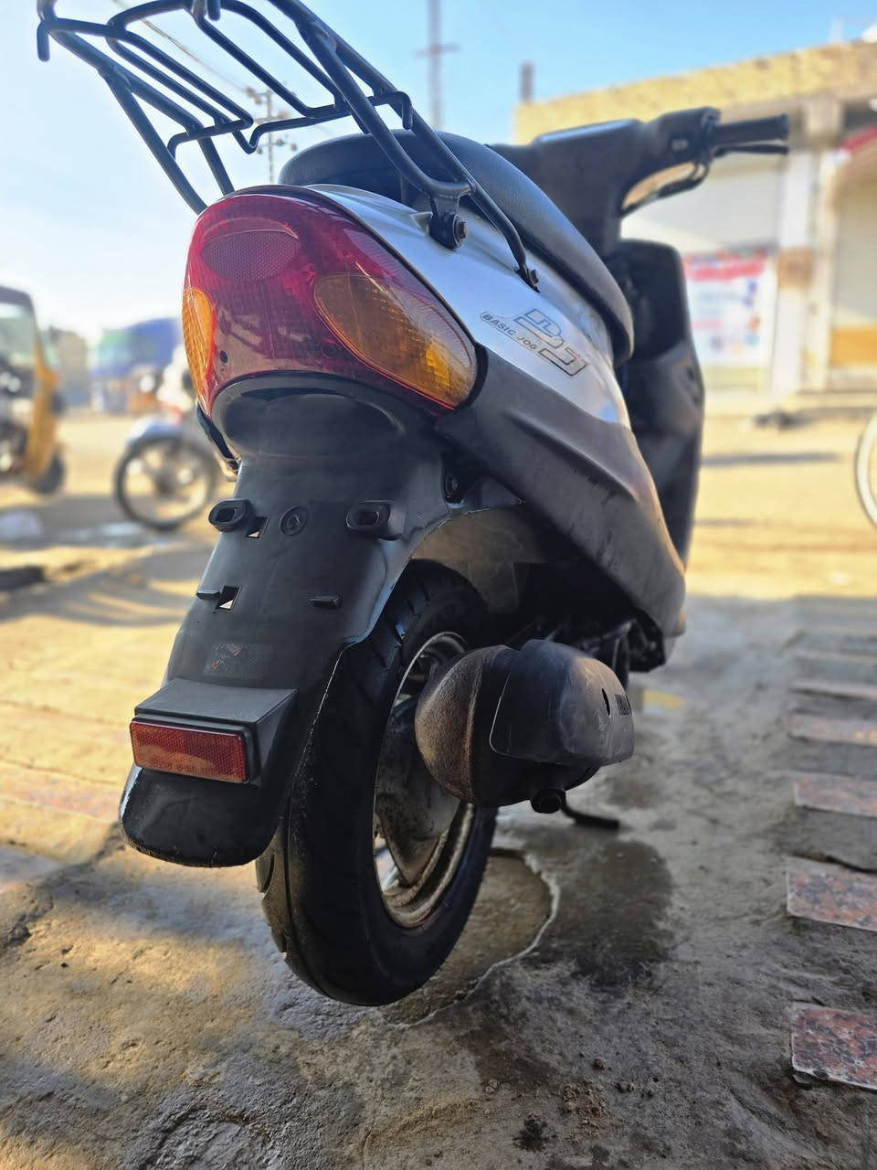 سلام عليكم دراجه يوماها بيجي وكيل السعر 800 وبيهه مجال للشراي ***********
