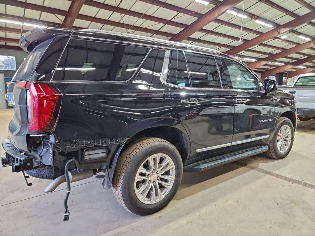 السلام عليكم جمسي يوكن SLTسوده موديل 2024ماشيه 20الف حادثه بسيط جدا موضح بل صور بدون ايرباك بدون دواخل كله سليم محرك 5.8 المرغوب السياره بل شحن يوم 18توصل دبي السعر 450 وبيه مجال ترهم كتاب شهداء وترهم حره ***********
