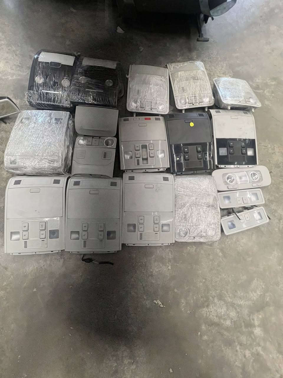 لبيع  جميع قطع غيار سيارا فولكس واكن واتساب ***********
‎اطلس - تيكوان- طاوس - جيتا - باسات - كولف 

‎توصيل جميع محافظات العراق
