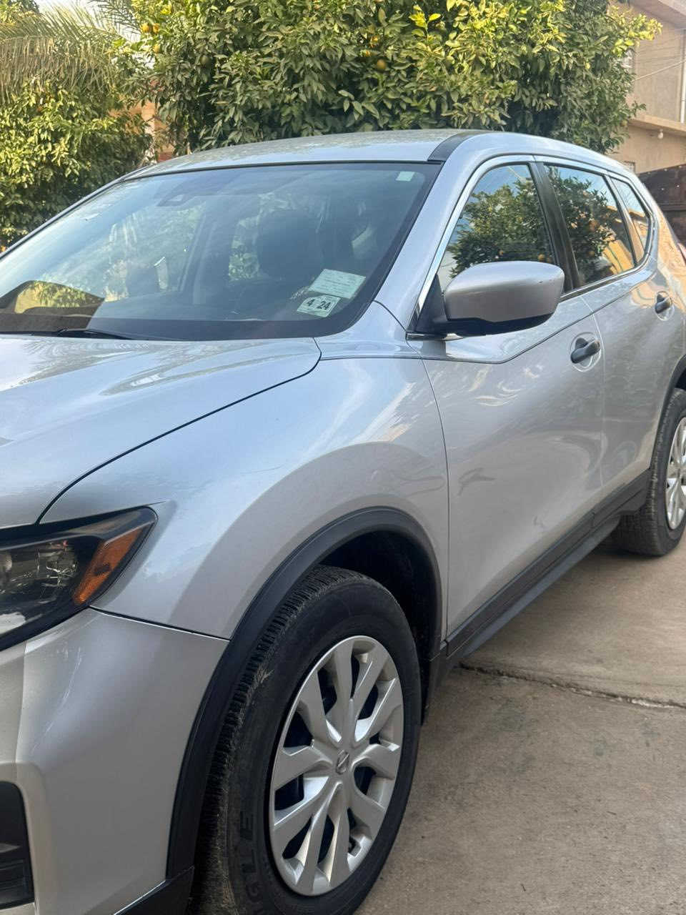 نيسان روج ٢٠١٩
رقم بغداد مميز بأسم صاحبها
فول مواصفات عدا البصمه وفتحه السقف
ماشيه ٤٠ الف 
ضرر باب الخلفي الأيمن 
محرك ٤ سلندر ٢٥٠٠cc
٥ راكب
السياره جديده 
السعر ١٦٥ وبيها مجال
***********
