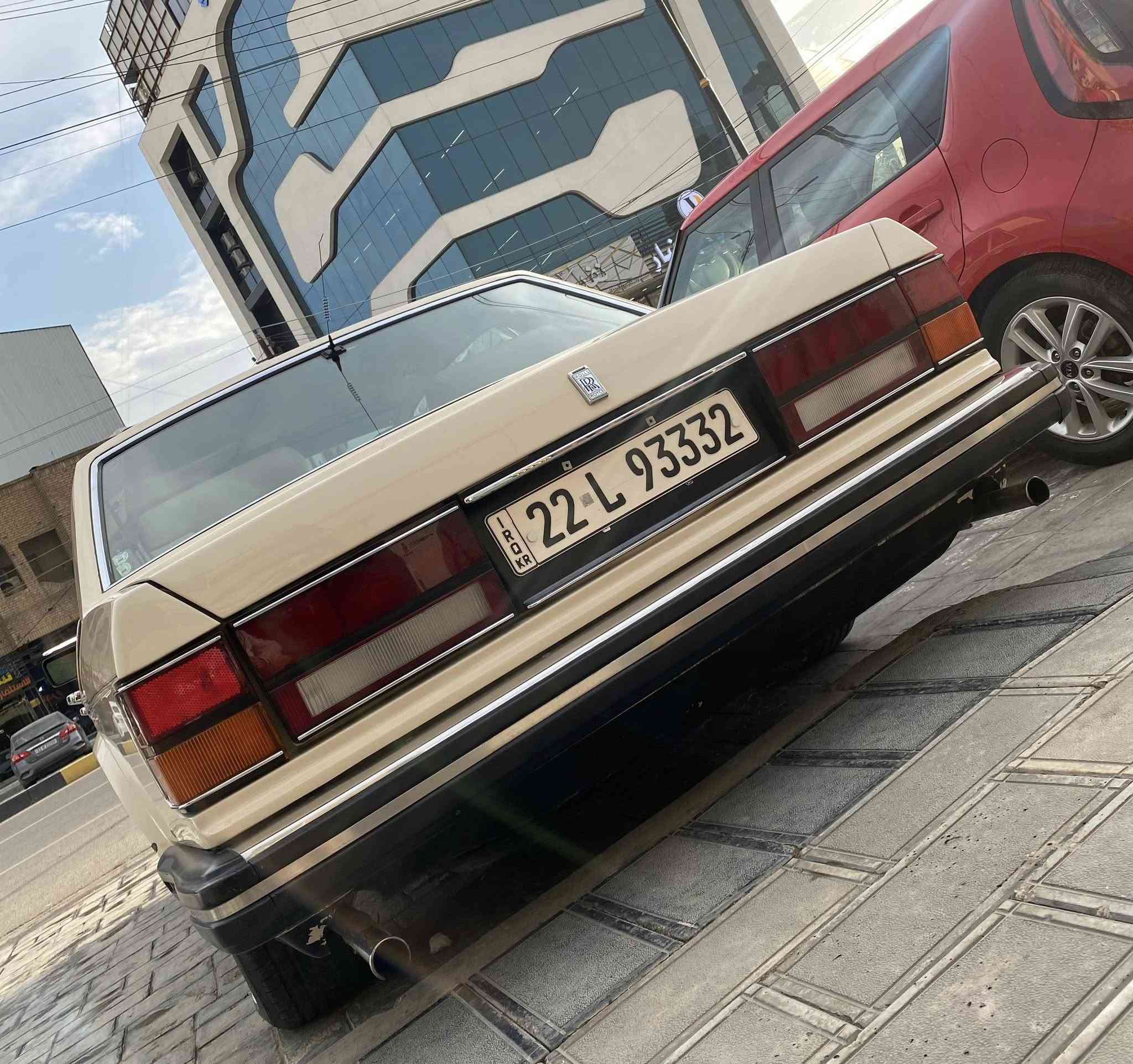 السلام عليكم
للبيع رولز رايز 1981 
موديل سيلفر سبيريت
السياره جديده جدا 
السعر 25 الف دولار وبيه مجال
مكانه السيديه 
للاستفسار ***********
