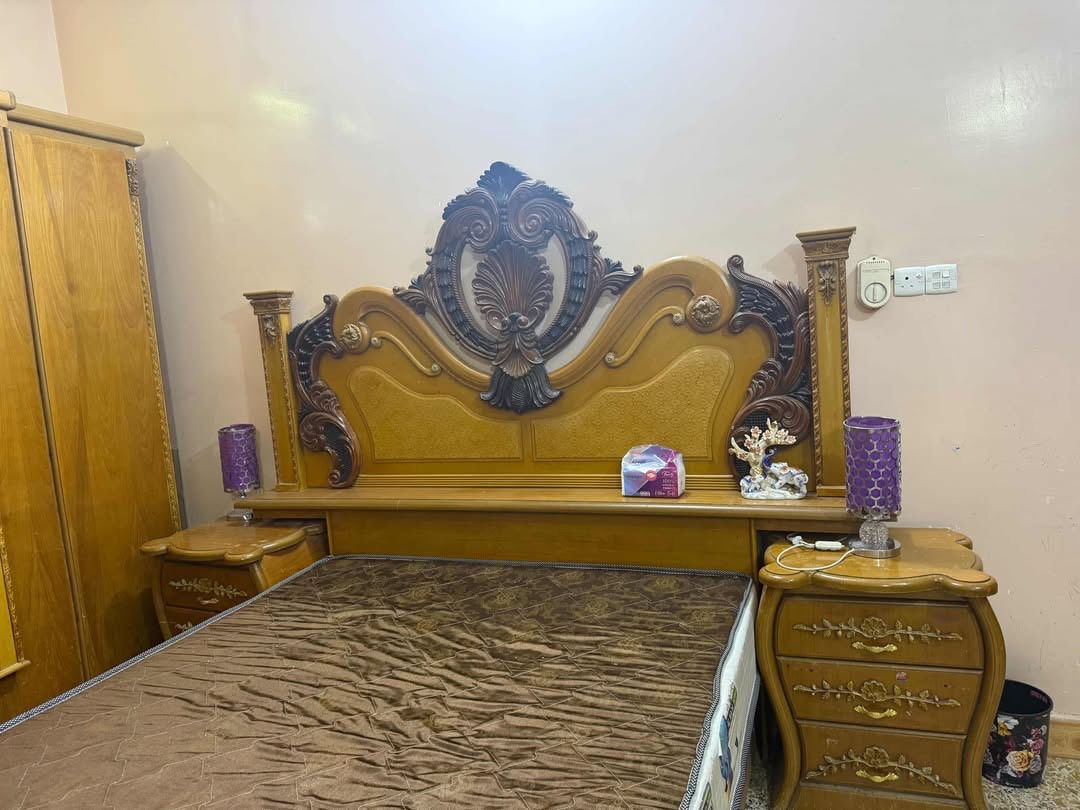 السلام عليكم غرفة نوم للبيع نجارة ٧ قطع العنوان الناصرية حي اور السعر ٥٠٠ وبيها مجال رقم الهاتف للتواصل ***********
