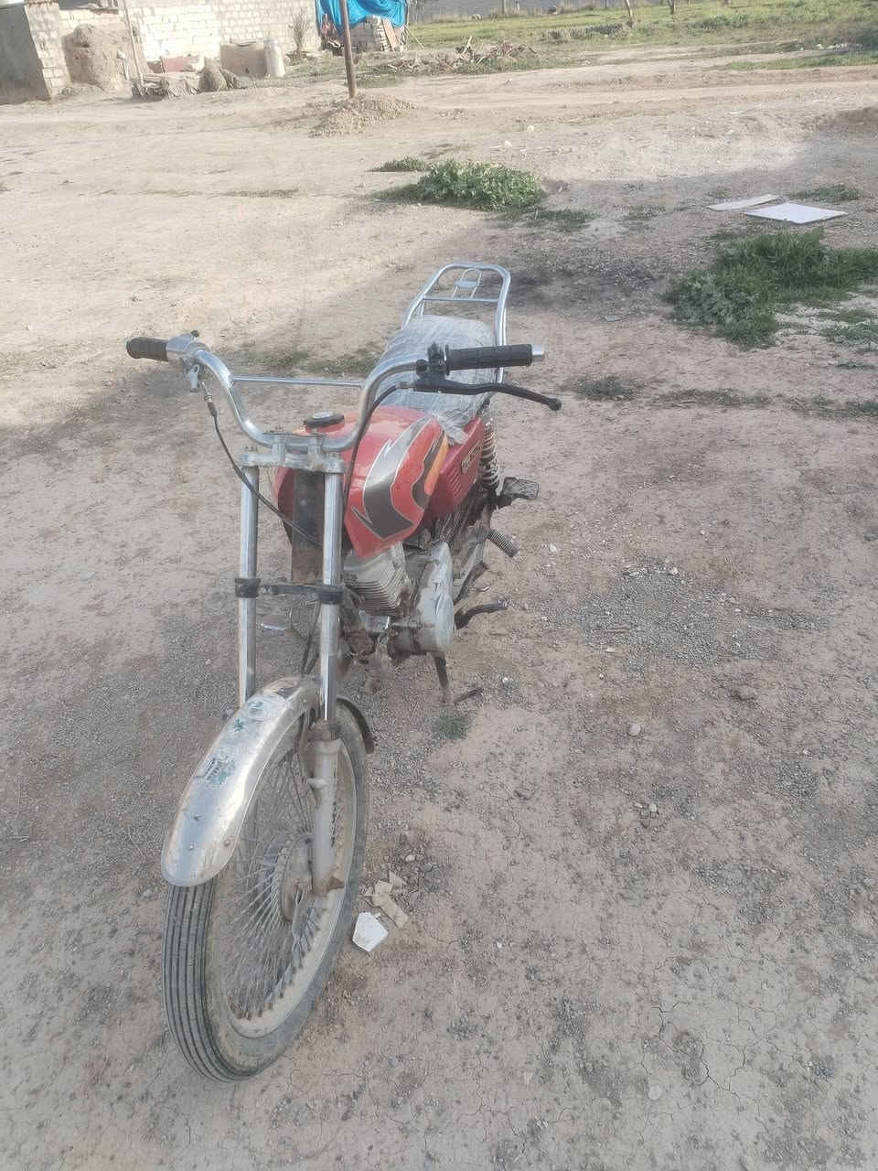 سلام عليكم دراجه لبيع السعر ٢٢٥ بي مجال هاذه رقمي ***********
