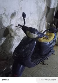 ماطور للبيع لاكزز نضيف شغال بس يرادلو قايش وتغليف كشن  ما يرادلو شي ال...