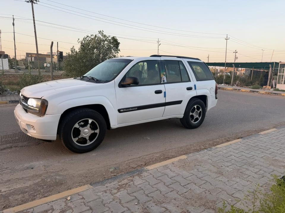 السلام عليكم بلايزر موديل 2004 رقم واسط دولي سنويه 31 مكينه 6 سلندر مكينه وكير مكفولات السياره مكفوله من صربه مصبوغه جماليه السياره جاهزه من تخم تاير حداديه جديده تبريد ثلج السعر 62 وبيها مجال الشراي هاذ رقمي ***********مكان السيآره واسط ما متواجد ع فيس
