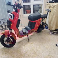 ماطور شحن r8 خمس بطاريات  الماطور كلش نضيف كدام العين  المكان حي العرب...