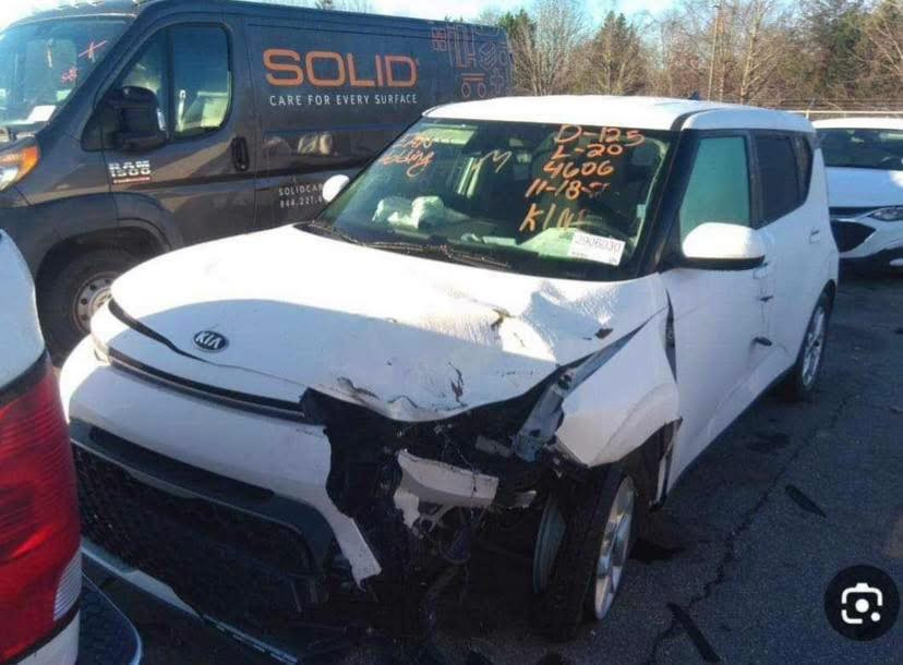 كيا صول موديل 21 محرك 2000 دوش رقم اربيل وكاله عامه حادثه موجود بالصور لا لغد ولا شاصي سياره خير من الله  فئة S رادار امامي خلفي كشن كهرباء 
سويج مو بصمه الكاعية جلد كشنات جيس سياره نضيفه مال بيت 
السعر 145 وبيه مجال سكني بابل حله حي الصحة 
هاتف ***********
