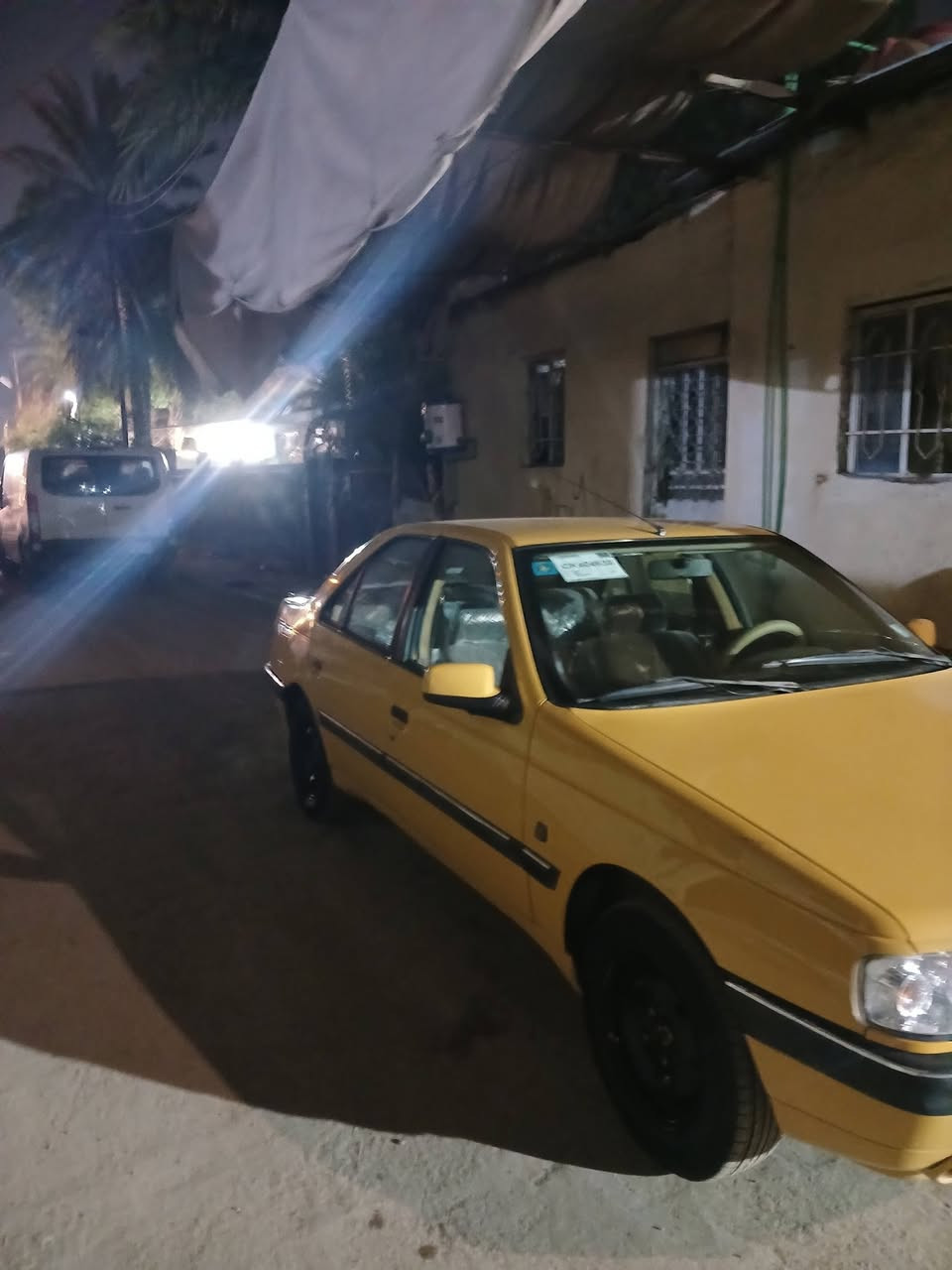 السلام عليكم سياره بيجو الميس 405 الموديلا 2015  بيه طخاه خفيفه باجمالق أمامي مال السائق المكان بغداد حي العامل قرب مسبح الرافدين الاسعر 45بيه مجال رقم الهاتف التوصل عل الوتساب  ،***********
