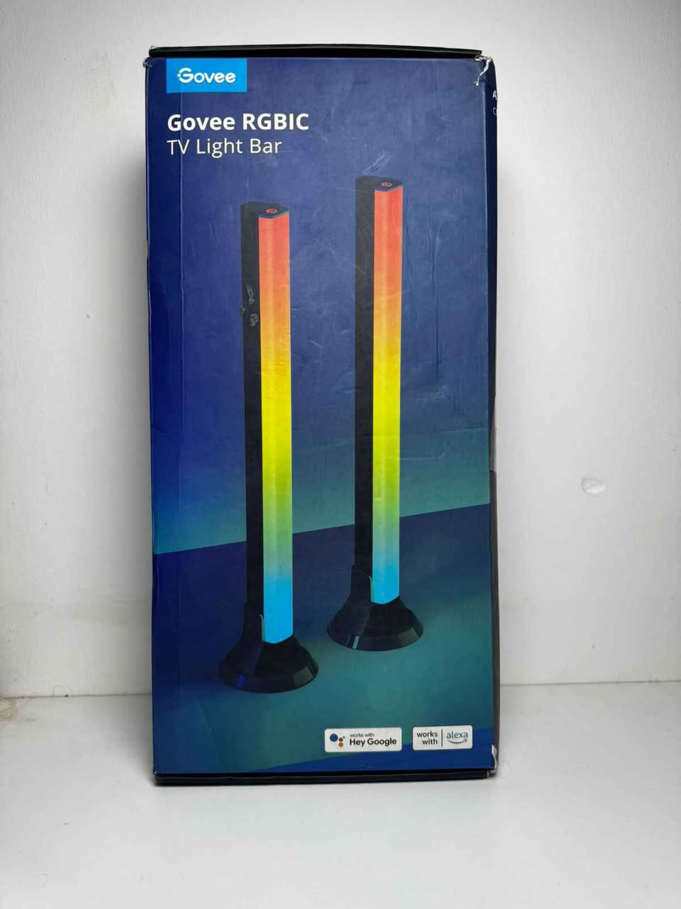 اضائة Govee RGBIC TV Light Bar 
​تقنية RGBIC الذكية: تعرض لك عدة ألوان في نفس الشريط وبنفس الوقت لتأثيرات بصرية خرافية، عكس الإضاءة التقليدية!
​مزامنة ذكية: تتحرك وتتفاعل مع الموسيقى، أصوات الألعاب، وحتى الأفلام لتعيش داخل الحدث.
​تحكم كامل بلمسة: تحكم بالألوان، السطوع، والأنماط بكل سهولة عن طريق تطبيق الهاتف، أو الأوامر الصوتية (Google Assistant & Alexa).
​مرونة في التصميم: تكدر تثبتها عمودياً على المكتب، أو أفقياً تحت الشاشة، أو خلف التلفزيون لتغطية إضاءة محيطية
واتساب ‏‪***********‬‏
متوفرة خدمة توصيل لكافة المحافظات بغداد, العراق
