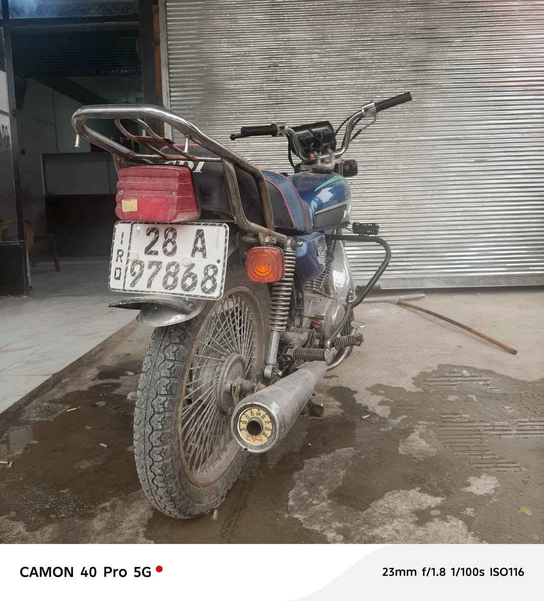 السلام عليكم
النوع اربعه كير اراشا مديل 16 تعمير 25 
الدراجه رقم وسنويه 
دراجه مابيه شي بس دبلات الاماميه واكفه 
السعر 950 وبيه مجال الرقم ***********
 غير متواجد علا فيس 👍🏻
