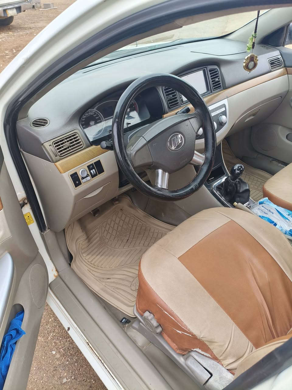 سيارة ليفان 2013 گير ومحرك جدد سيارة بلادية السعر 43 وبي مجال للاستفسار مراسلة الصفحه او الاتصال على الرقم ***********
