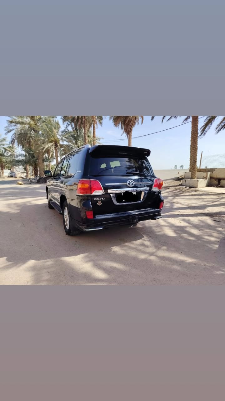 جكساره موديل 2011لون اسود
رقم بغداد 
مكفوله٣٢٠ او بيه مجال فول مواصفات 
ذي قار سوق الشيوخ  ***********
