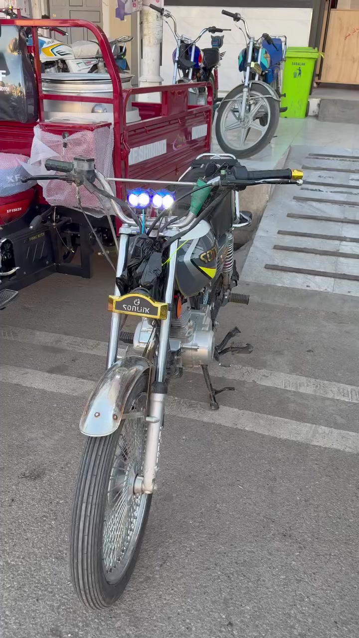 دارجه سولينك 2023
تايرات جديد وياله جديد بشرط فصله مكفول كفاله عامه 
ملاحضه محرك مفتوح
بي منفيست 
سعر٥٥٠ مجال 
***********
