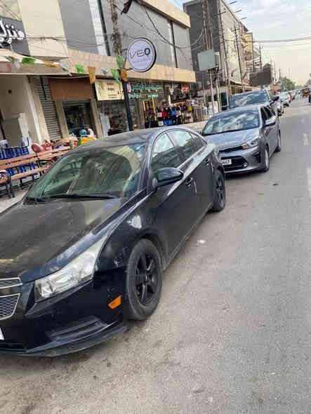 السلام عليكم 
شوفرليت كروز موديل ٢٠١٤ 
محرك ١٤٠٠ تيربو 
رقم بغداد بسمي تحويل مباشر 
السياره كير محرك تبريد مكفولات 
مواصفات نص فول السياره 

تحكم ستيرن مثبت سرعه سياقه يدويه بلستيرن 
شاشه بلادي بلوتوث ويو اس بي  
شاشه قرائه  قياس هواء التايرات 
شاشه قرائه قياس دهن المحرك 
شاشه قرائه قياس درجه حراره السياره 
شاشه رقميه للكيلو متر 
السياره ماشيه ٧٤ ميل يعني ١٣٠  كيلو متر تقريبا حقيقي تخم ويل تخم تاير  غرفه نضيفها جديده بلباكيت مابيها شخط وسستم صوت خوارجها نضيفه 
ضربتها الجاملغ الخلفي العكس سايق  واردها امريكي 
السعر ٨٥ وبيها مجال اتصل وبيك خير ودلل 
 رقم الهاتف  ***********
