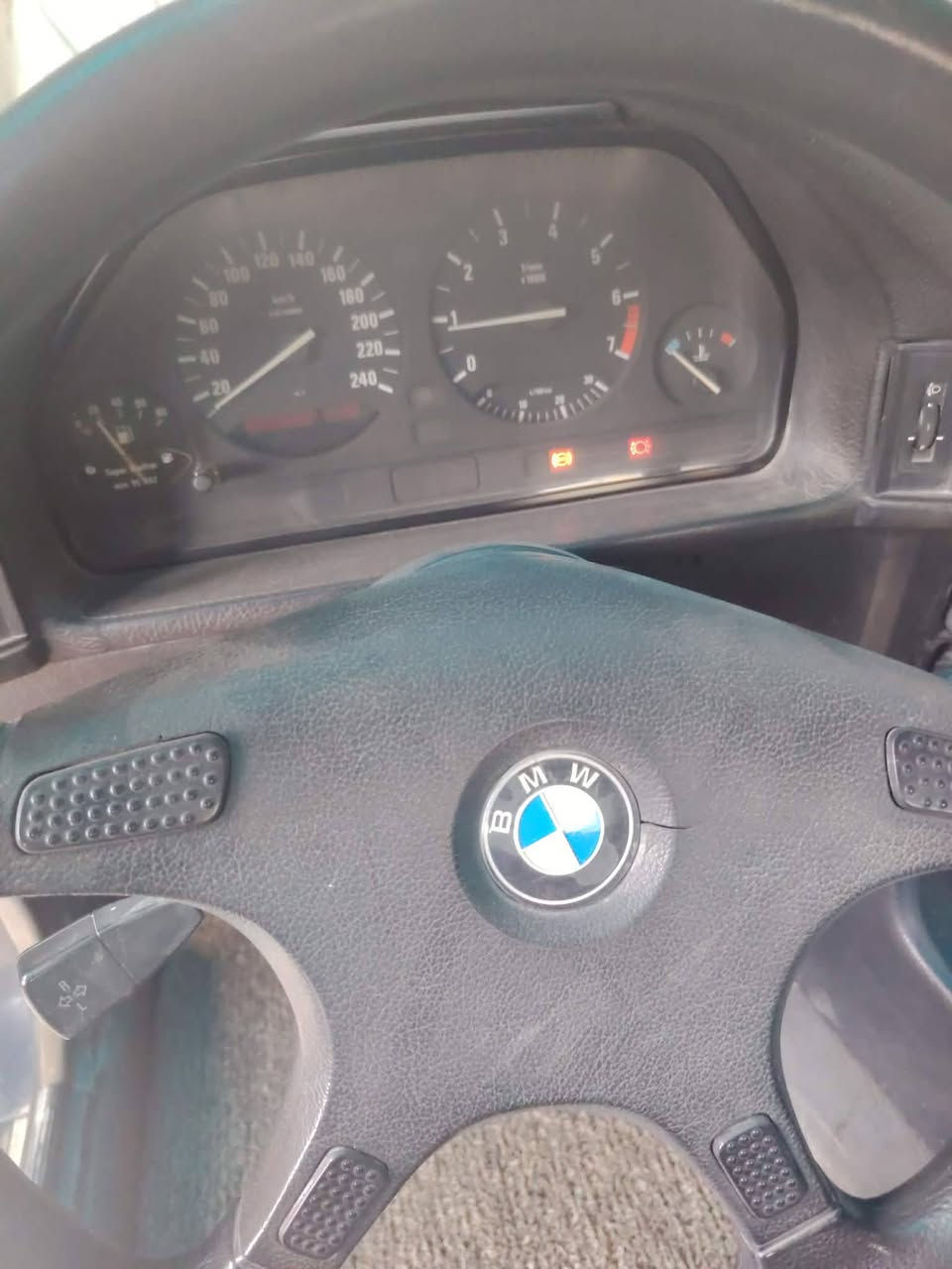Bmwحجم 525
مكينه مسكر كير عادي
تخم تايرات جديد
باتري جديد
رقم انكليزي جديد
تبيرد شغال
كهربائيات شغاله
سياره يرادله شويه ترتيب صدر
سياره باسمي شرط تحويل 
سعر 45بيه مجال بسيط
اتصال فقط واتساب ***********

