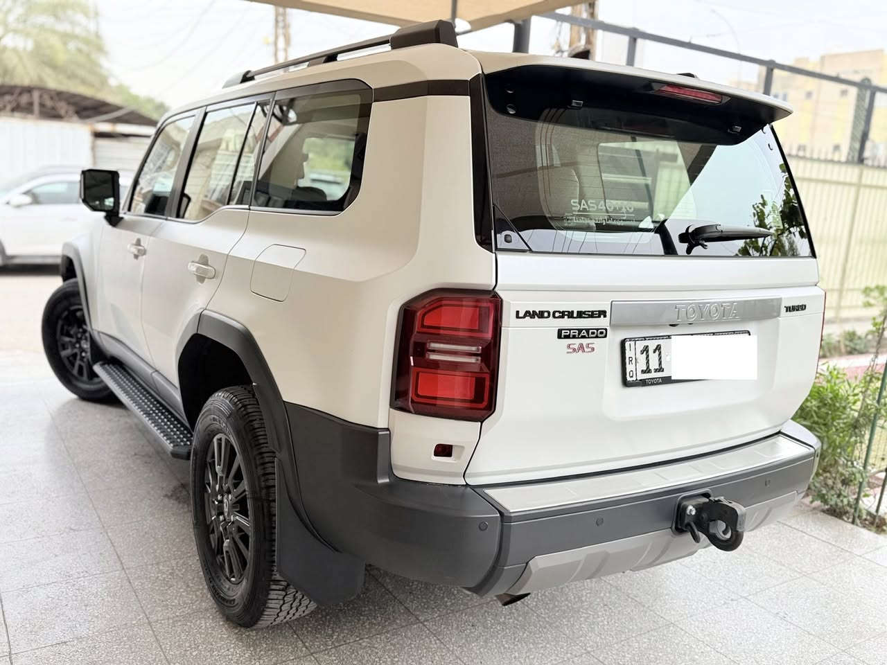 سلام عليكم.... اخوان عندي برادو 2024  (R3)استلام شركة ساز ماشيه 24 الف فقط  وبالضمان لون ابيض رقم بغداد بأسمي وتحويل مباشر  السياره مكفوله من كلشي ومغلفه بالكامل ابيض طافي سعرها 49800$ واي استفسار هذا رقمي *********** 
مواصفاته 
سلايد 
كشنات جلد وكهرباء لون بيجي 
باب خلفي كهرباء 
فور ويل 
سبعه راكب 
ثلاجه 
انظمة قياده 
لايت زنون
