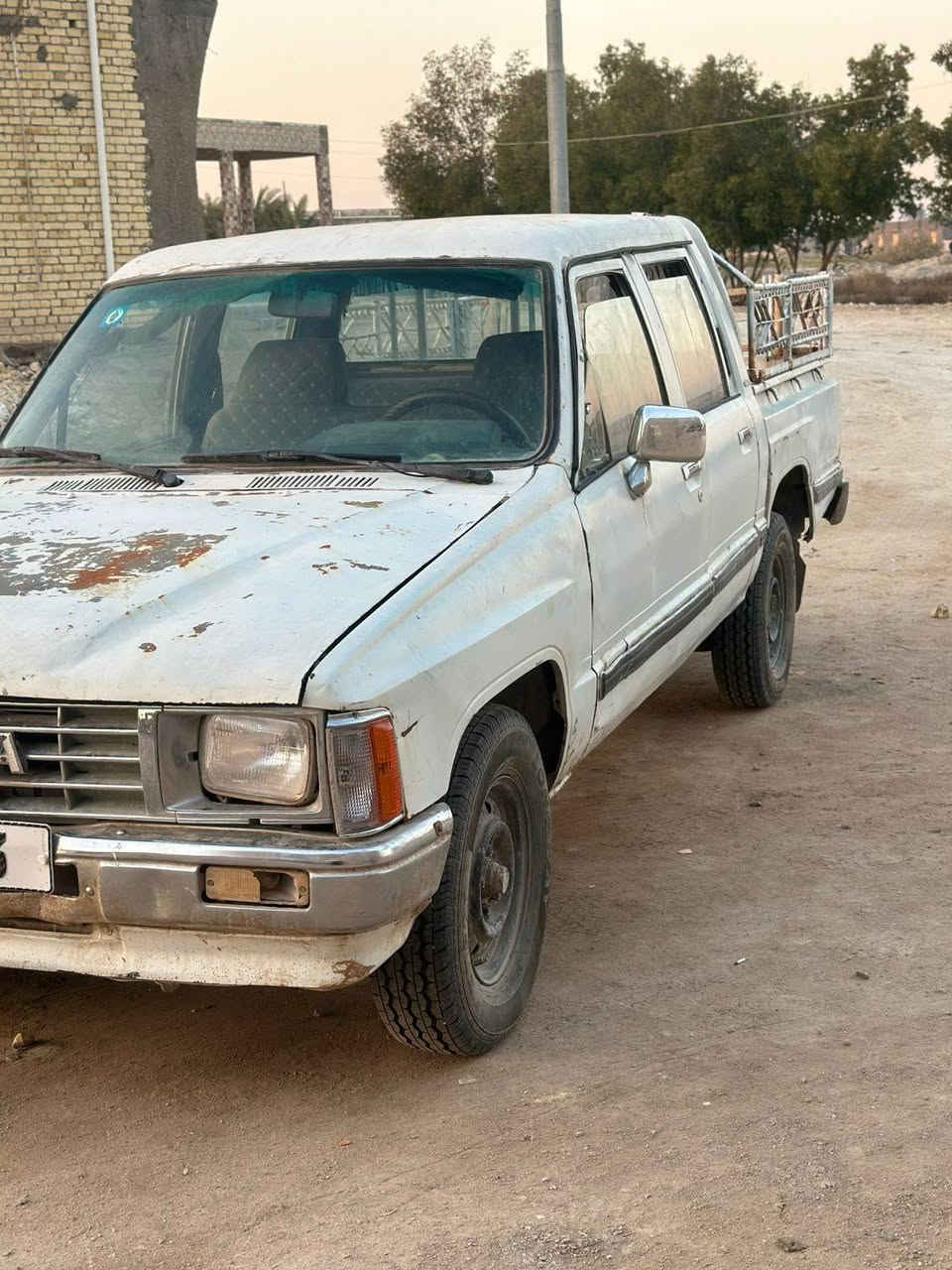 تيوتا بيكم موديل 88للبيع السعر 28 وبيه مجال حك الجيه***********
