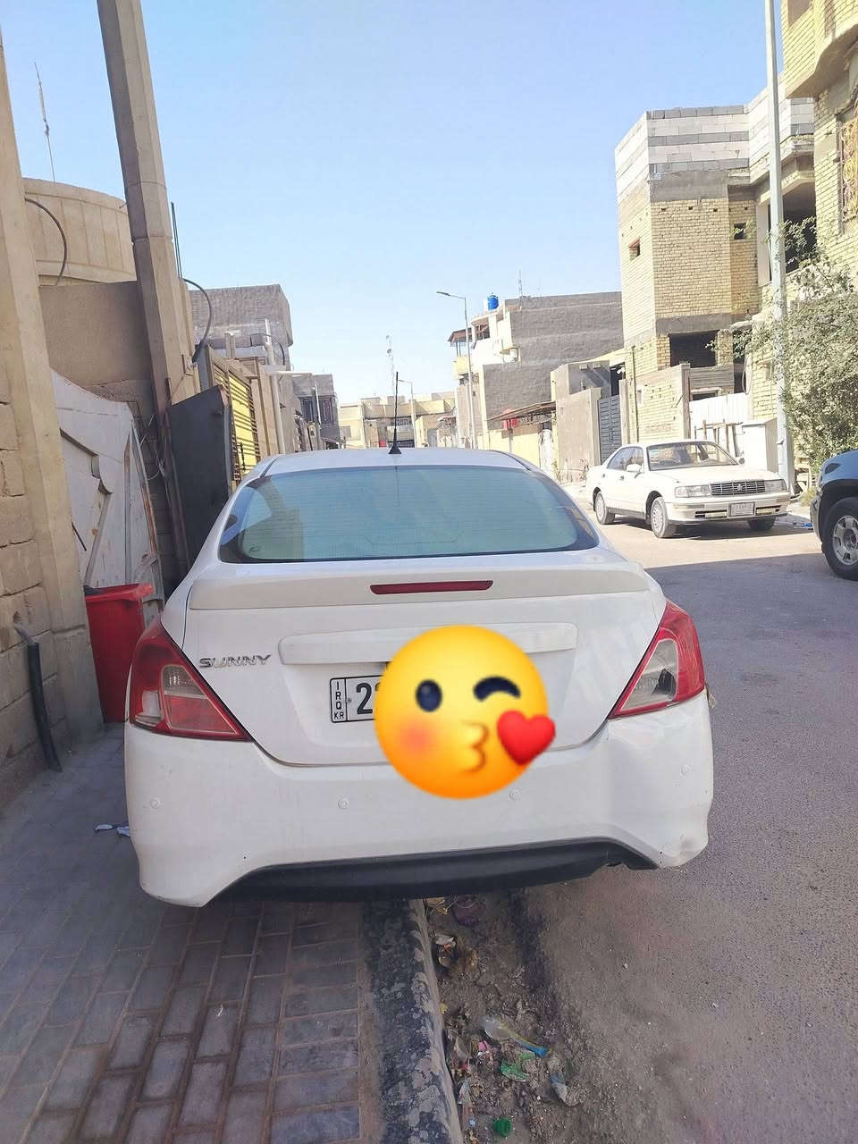 السلام عليكم نيسان سني للبيع موديل 23 طالعه بال 24 ماشيه 60,000 سياره بيها طاجات  بالكاملق اللي ورا الباقي كفاله اصوليه سنويه عام 30 اربيل تحويل وكاله السعر 115 وبيها مجال رقم الهاتف *********** المكان بصره
