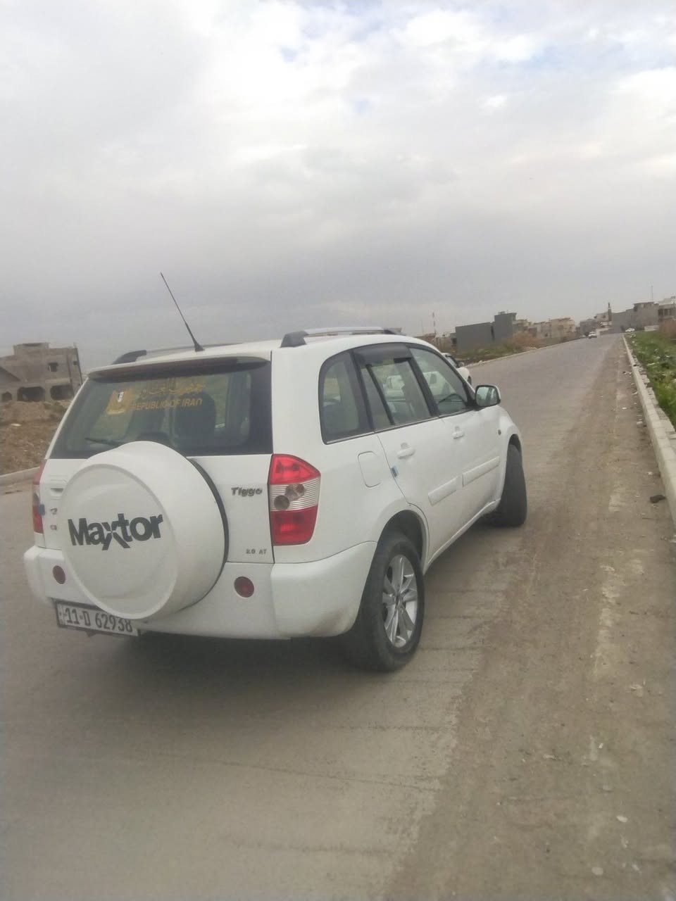 السلام عليكم 
سيارة تيكو 2012 للبيع رقم مسطرة جديد شرعي بل موصل شرط تحويل كير ومحرك شرط تدفئة تبريد بشرط داخلها جديد وبيها تنتة سكف جاماات ومري كهرب شاشة كامرة كشنات جلد سيارة كلش نظيفة مال جناي سيارة ما ناقصها شي بس شغل واطلع ضررها خمس قطع بدون دواخل 

السعر 65 ورقة 

للاستفسار 
***********
