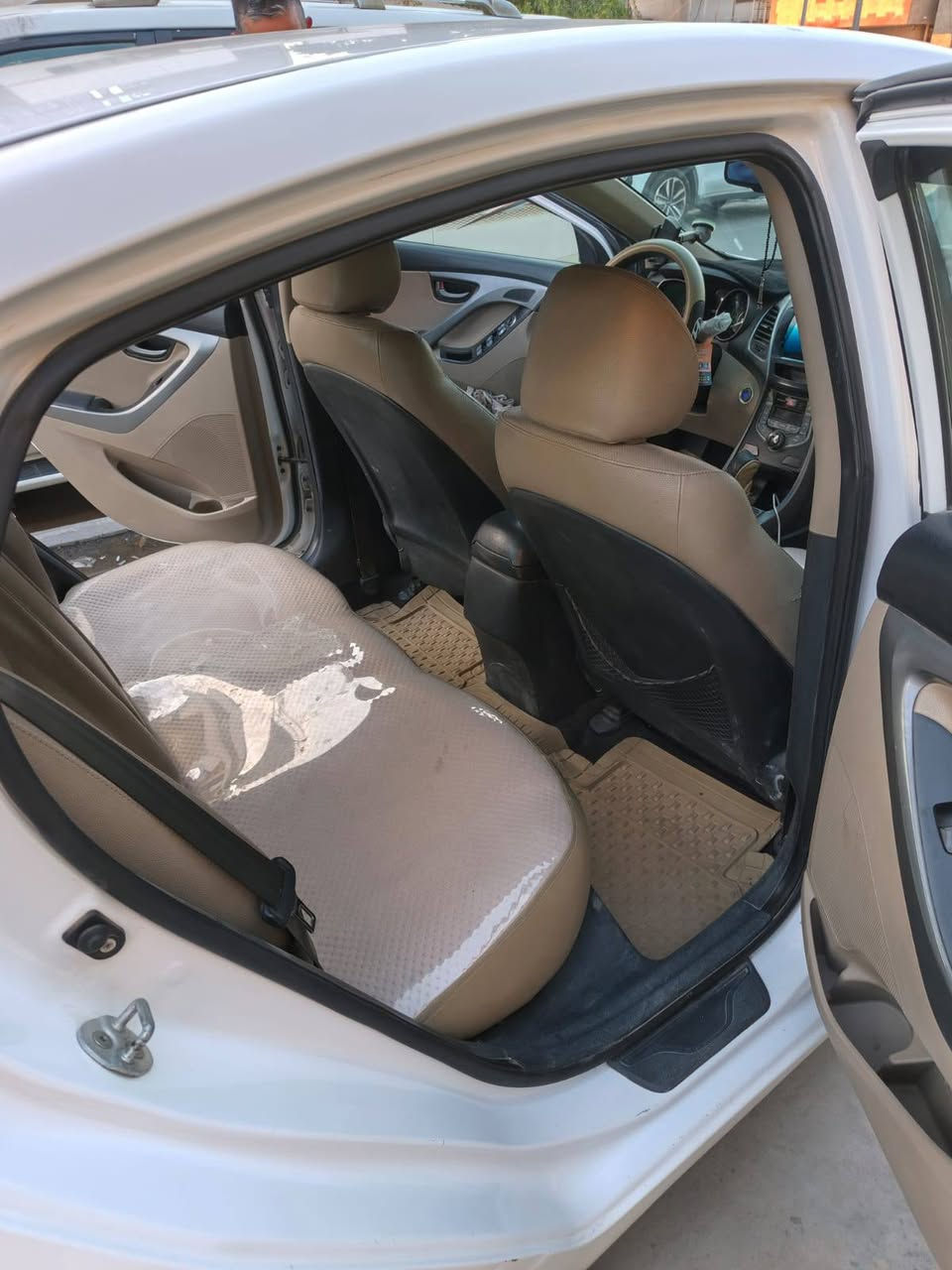 السلام عليكم النترا اللبيع م ١٤خليجي بصمه مكفوله كير محرك تبريد ثلج حساسات فتحه فول مواصفات السعر ١٣٠ رقم بغداد بااسمي مكاني الحارثيه وهذا رقمي ***********
