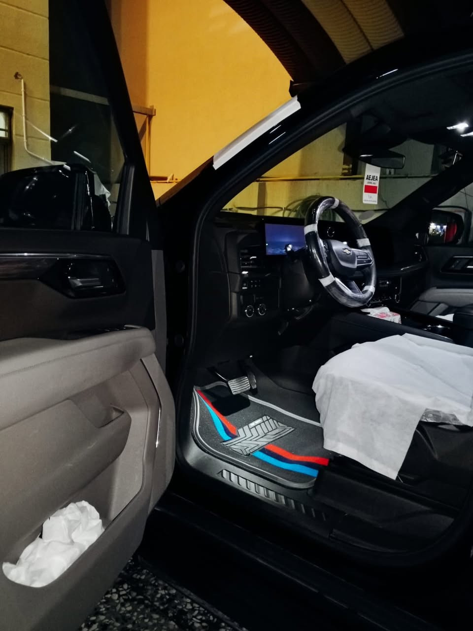 السلام عليكم 
تاهو Ls
موديل ٢٠٠٢٥
وكالت المنصور 
معروفه الموصفات 
السيارة ماشيه ٤١
بحالت الوكالة مابيها لو قطرة 
السعر 550$ بيع فقط
 مكان السيارة بغداد ***********
