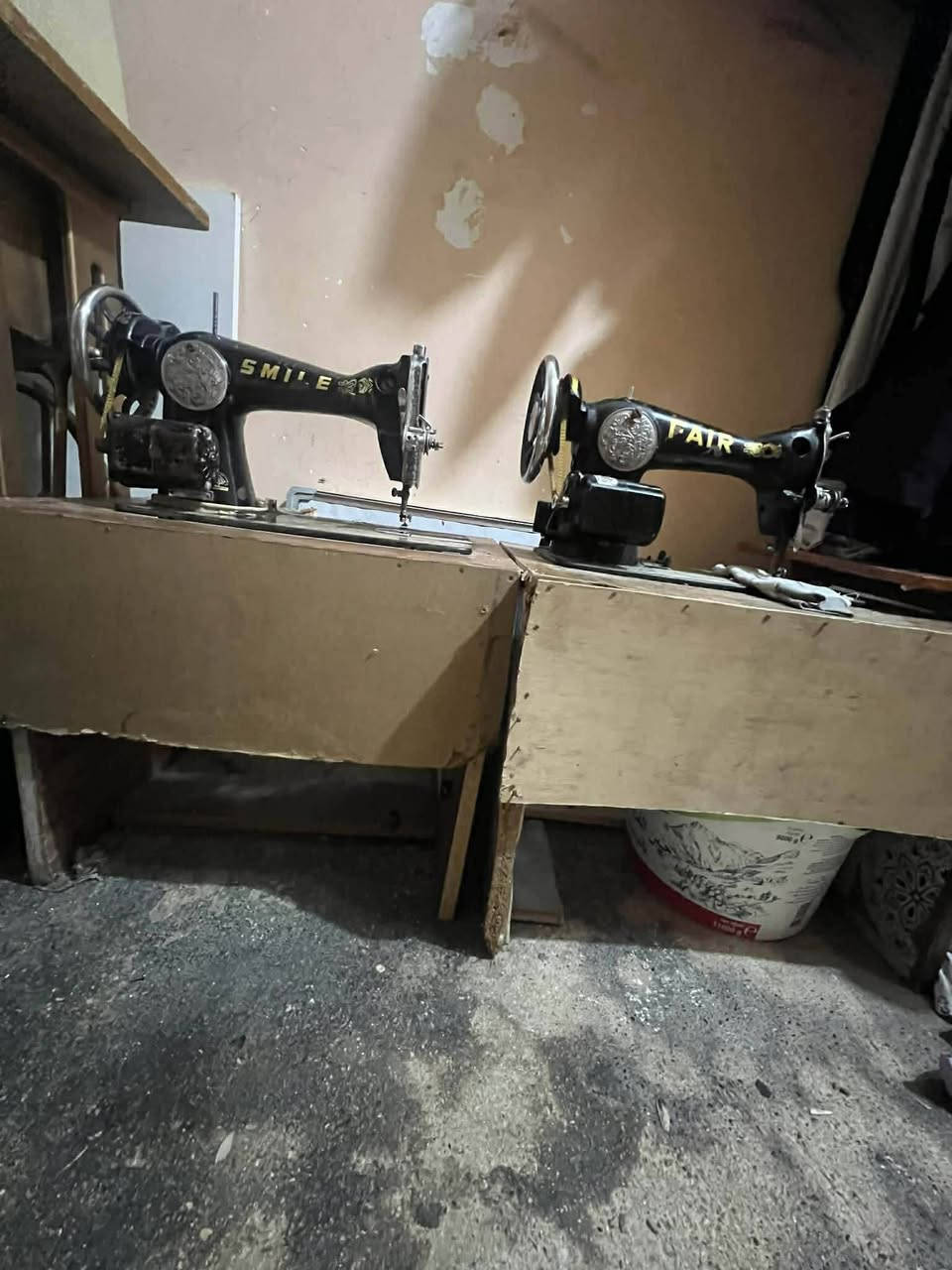 للبيع مكاين خياطه كامله هيه والميز شغلها حيل حلو سعر الوحده ب60 وبيه مجال


**إذا كنت صاحب هذا الإعلان وتريد حذفه لأي سبب، رجاءا أرسل رسالة إلى الدعم الفني**