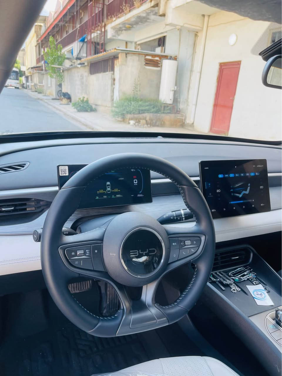 بەناوی خوا
BYD seal 05 / 2025
ڕەشی مەرغوب کراوە بە تەکسی یەکەم دانەیە لە هەموو کوردستان کراوە بە تەکسی بە تەحەداوە زەمانی 5 ساڵ بۆیاغ
ڕەقەم و لۆگۆ حازر
سفر کیلۆ مەتر
ئەگەر موشتەری نیت بێزارمان مەکە
شوێن / ڕواندز
***********
*********** سوران, أربيل
