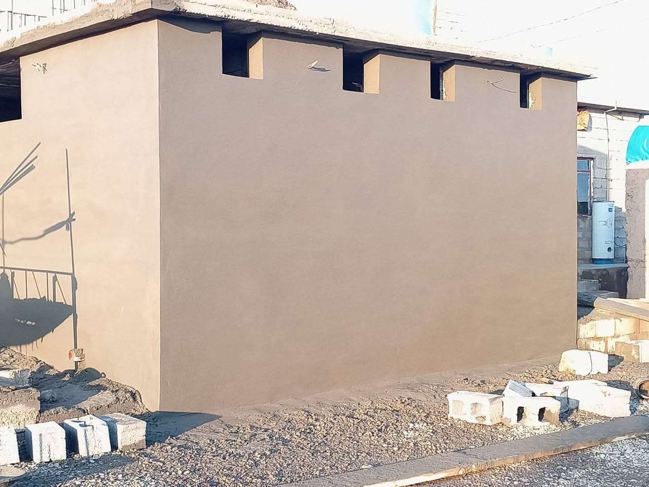 السلام عليكم ورحمة الله وبركاتة هاذه جزء من عمنه 
والحمد الله متفرقين الشقل.... بيت مخازن صحيات بيت مشتمل حاضرين بس اتصل وتدلل ***********
