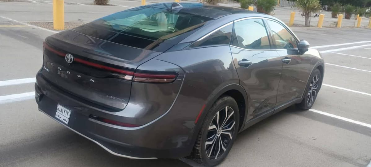 السلام عليكم 
سياره كراون لمتدد فول مواصفات 
ياباني اصل ماشيه سياره فقط 6 الف
سعر 299  دولار  تسجيل جميع المحافظات  رقمها مجاني لتفاصيل أكثر اتصال 
***********
***********
 واتساب متوفر
