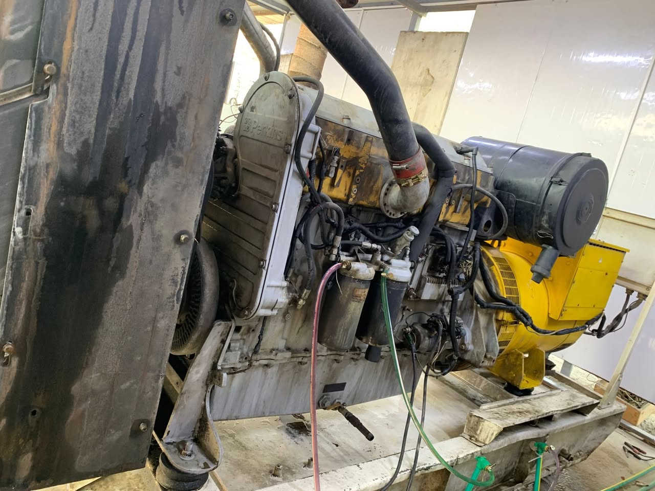 بيركنز 2500 للبيع استندر المولد جاهزه على حمل توليد 550 كيفي مجفتة جديد لا صرف لا بخار مكانهه الغزالية الهياكل رايدهه بدفترين وبيهه مجال ***********
