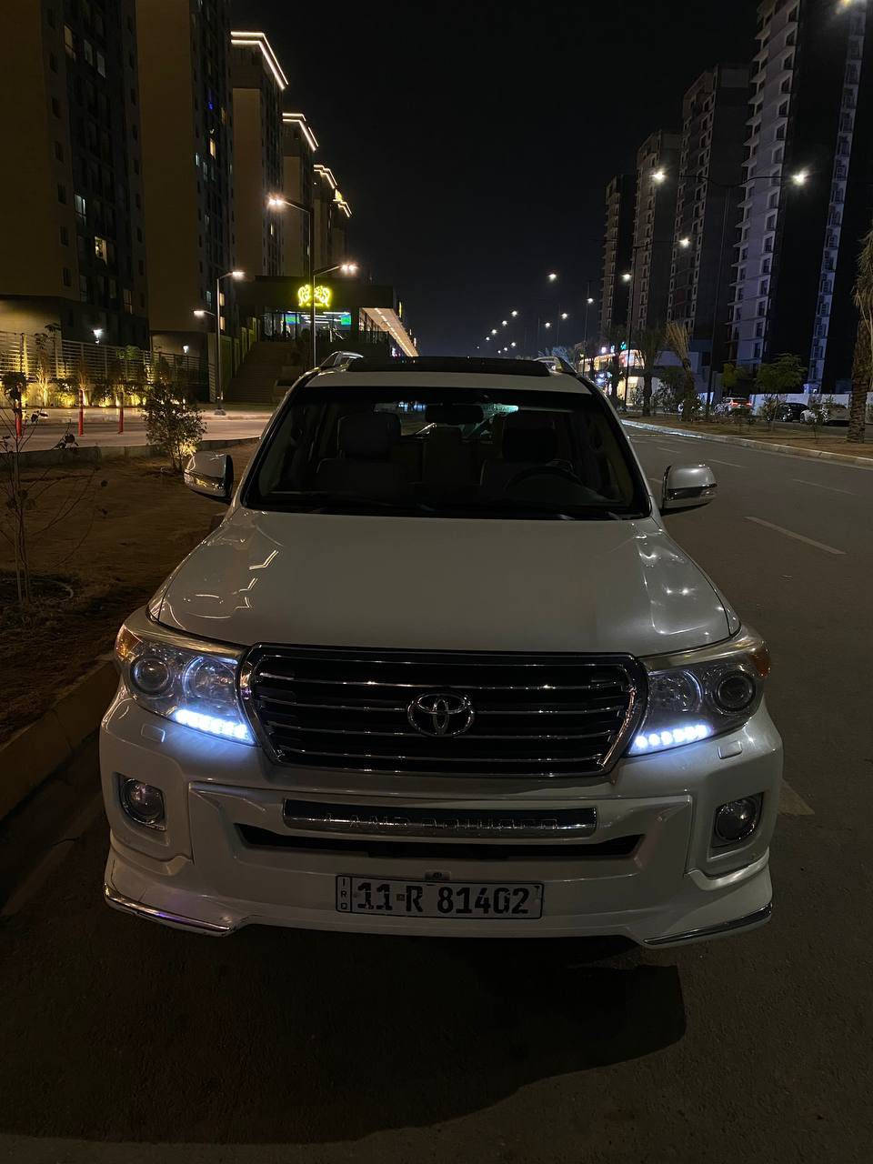 السلام ؏ــليـڪم
لاندكروز 2014 بريم باب اول / بغداد انكليزيـ / محرك V6 حجم 4000 / اللون ابيض صدفي 

 مواصفات : بريم 1/1

ممشى 157 الف حقيقي / كامرهـ بلاد / طفاية بالصدر / حساسات امامي خلفي / سلايد روف / زراك لايت / ترحيب شاشة / 
تحكمات ستيرن جهتين / مرآة ليزيه وسطيه / علامة لاندكروز ابواب / بصمه / باقي المواصفات المعروفه فور ويل وغيرها / تخم تاير جديد / صدر امامي خلفي جديد 

ضرر السيارهـ / كفالة عامه عدا دعاميه الاماميه 

مكان / بغداد / حي الجهاد 

السعر  $400 وبيهااا مجال بسيط . تحويل مباشر مشروع وطني  

*********** 

 مامتواجد ع فيس اتصال فقط اخوتي ♥️
