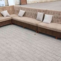 ديوان 8مترات 11مقعد ابلوك اسود السعر 140 وبي مجال 07772971760