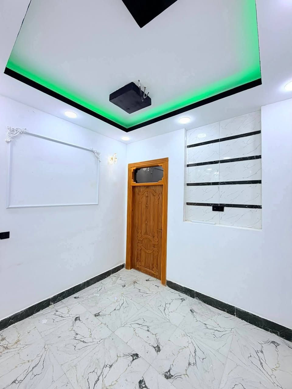 دار للبيع  50متر 🏡
بسعر /21/ مليون مع المجال
موقع /نجف 🏡شارع الحولي مال المطار عمود/ 317

البناء 🏡 #ملاحضه_طابو_زراعي_سند25قرار_محكمه 
غرفه/صاله/مطبخ معزول/ صحيات/مكشوفه
بناء مرتب/ اساس + سقف كونكريت /طابوك

ألخدمات 🏡 #بعد_عن_سوق_100متر
ماء/كهرباء/مدارس/سوق/تبليط‏‪إنترنت./  للاستفسار  على *********** أو مراسله واتساب
